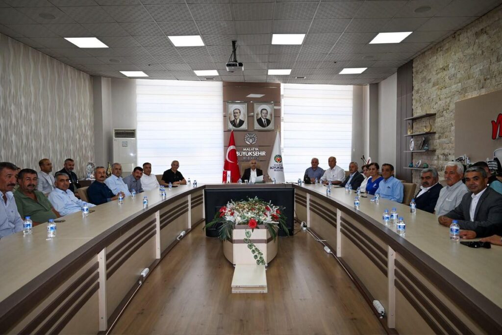 malatya-buyuksehir-belediyesi-kentin-altyapisini_17f49c34f6_amp (1)