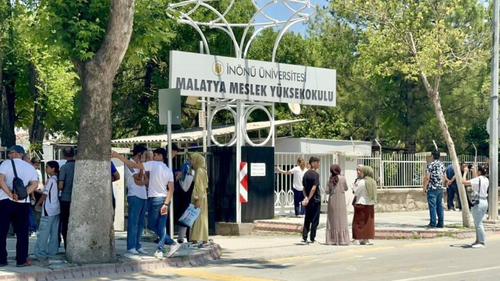 malatya-da-yks-icin-tum-tedbirler-alindi-19964671_amp
