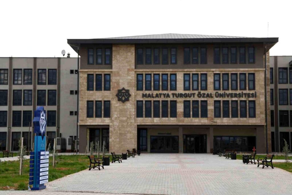 malatya-turgut-ozal-universitesi-nde-bilisim-19942672_amp