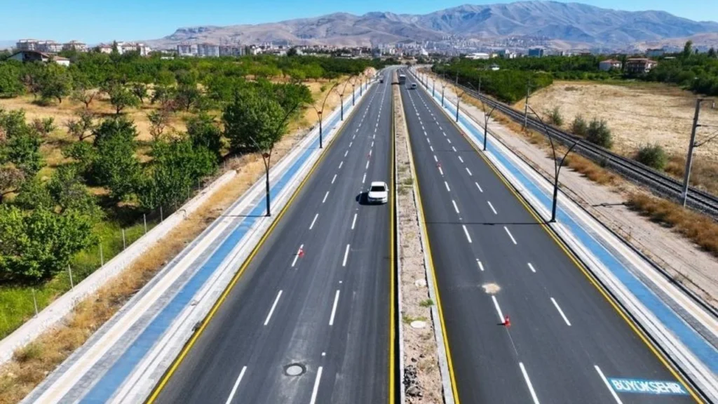 malatyayi-doguya-ve-batiya-baglayan-ana-arterde-dev-adim-10u-bitti-10u-yolda-5