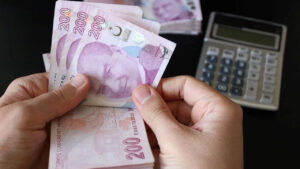milyonlarin-zammi-belli-oluyor-hukumet-memur-ve-memur-emeklisi-icin-ilk-teklifini-sundu-17549978708547_1