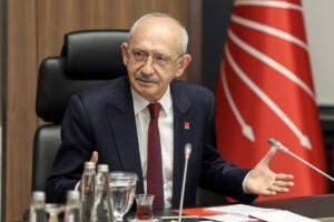 kilicdaroglu-tereddutsuz-destek-dedi-chpde-ilk-20130959_3533_amp
